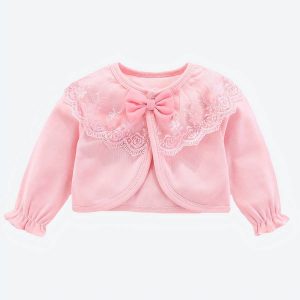 Manteau en dentelle pour bébé