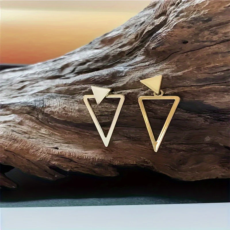 Boucles d'oreilles à tige géométriques en forme de triangle creux style bohème – Image 3