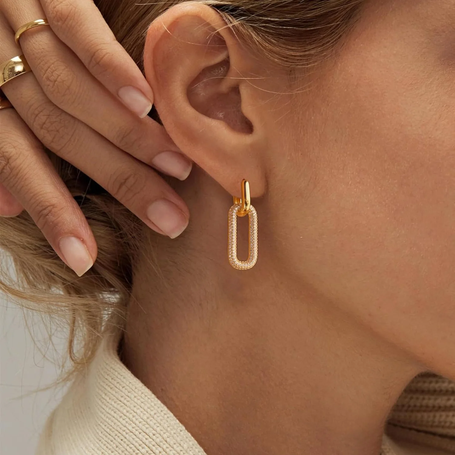Boucles d'oreilles à maillons chaîne carrée légère et minimaliste – Image 8