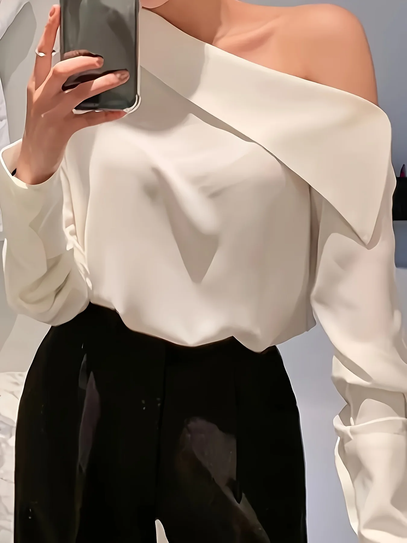 Chemisier élégant à une épaule à manches longues – Image 2