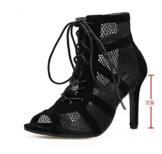 Chaussures à talons hauts en daim, lacets croisés – Image 3