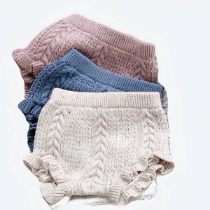 Short tricoté à volants pour bébé