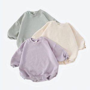 Barboteuse courte style sweat pour bébé