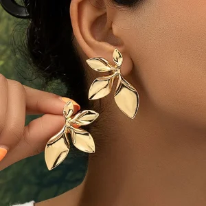 Boucles d'oreilles à fleurs irrégulières