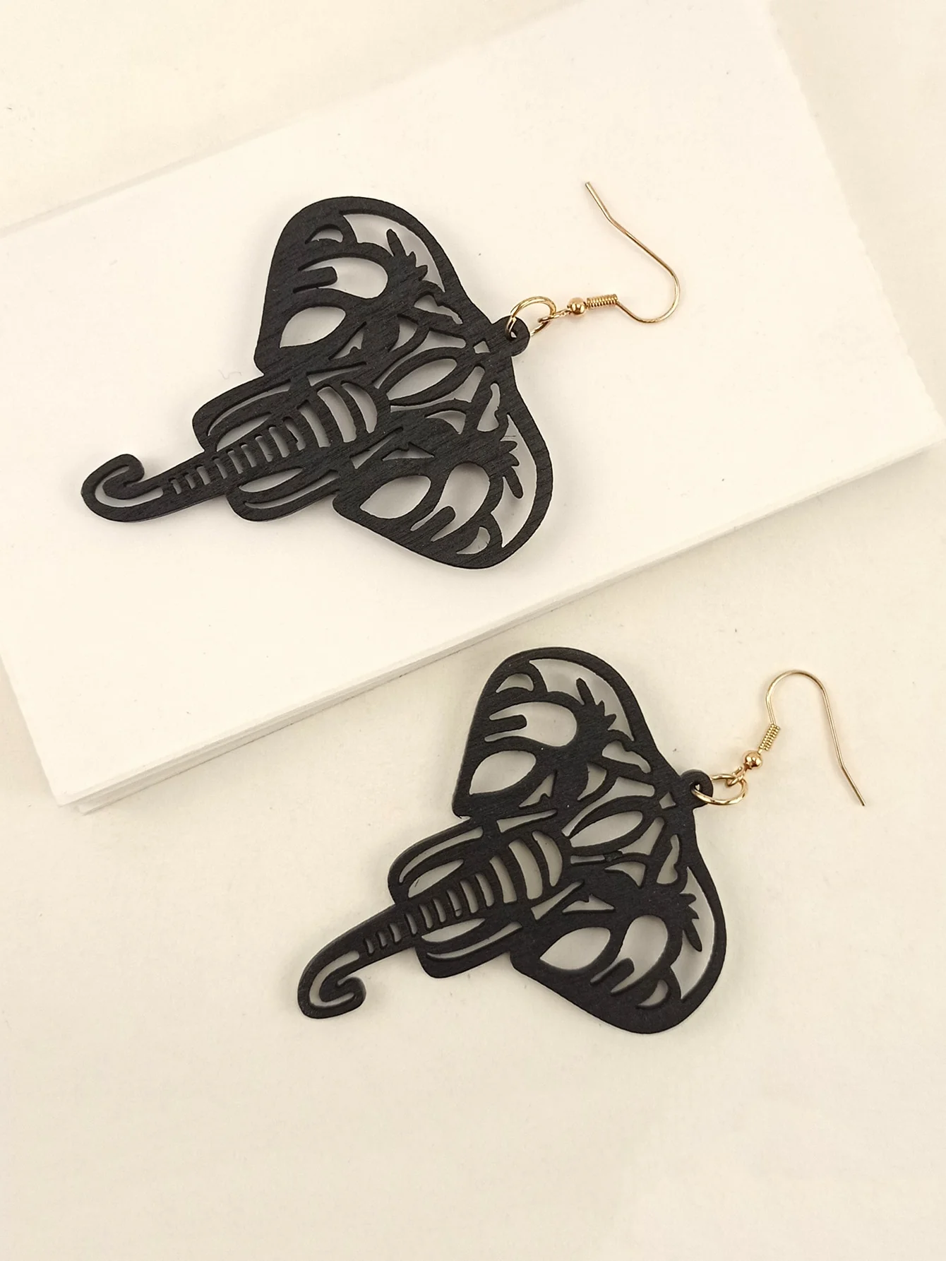 Boucles d'Oreilles en Bois Éléphant – Image 4
